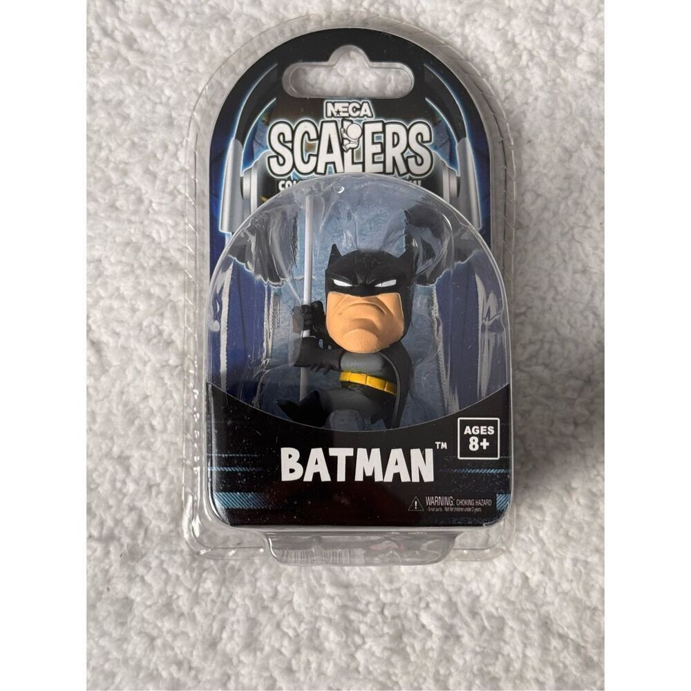 NECA Collectible 2" Scaler Batman Figure